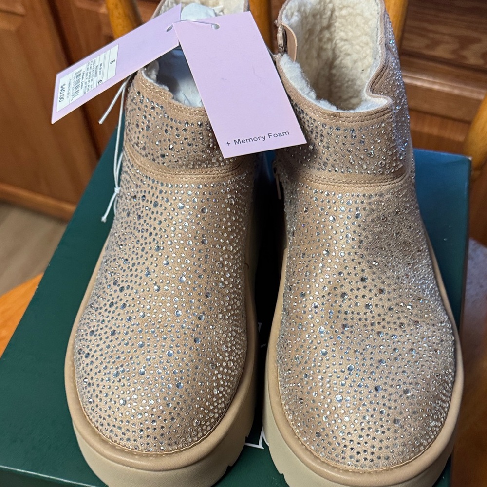 Wild Fable NWB 8 tan rhinestone Sparkle 2” sherpa lined Platform ankle Boots - Picture 3 of 7